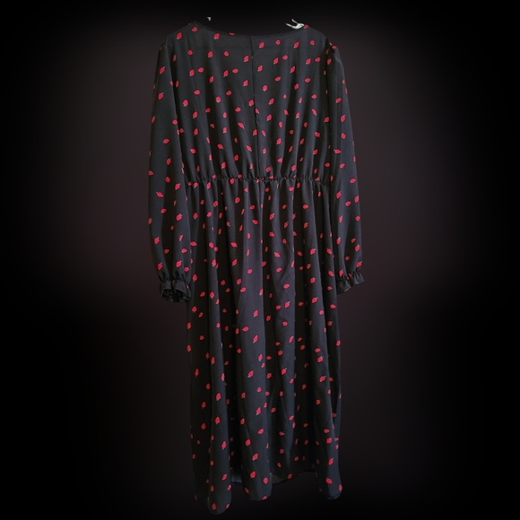 Mesh Strawberry Dress plus size - Picture 2 of 3